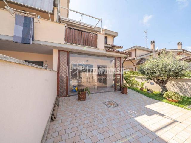Villetta a schiera in vendita a Ladispoli RM