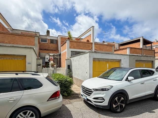 Villetta a schiera in vendita a Ladispoli RM