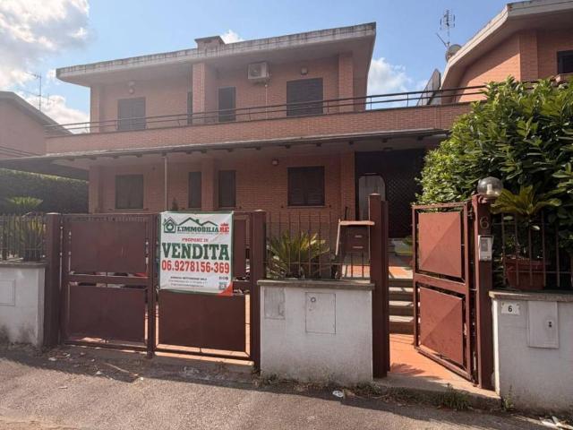Villetta a schiera in vendita a Lanuvio RM