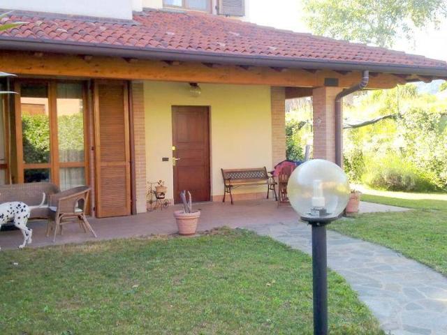 Villetta a schiera in vendita a Lipomo CO