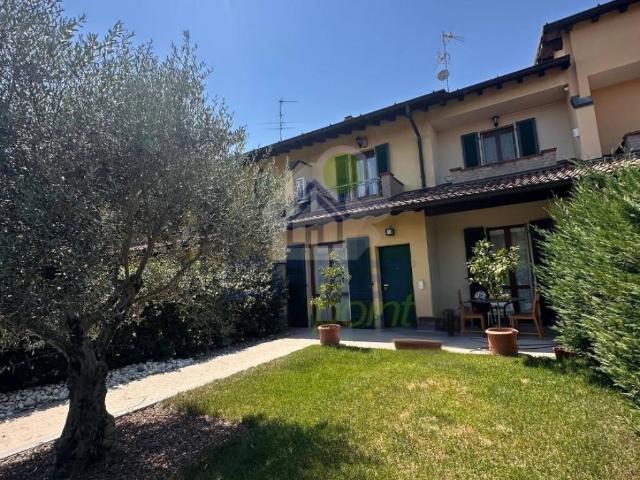 Villetta a schiera in vendita a Persico Dosimo CR