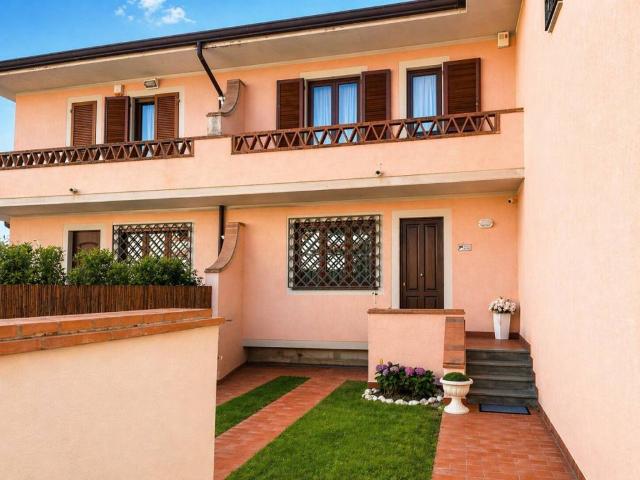 Villetta a schiera in vendita a Pietrasanta LU