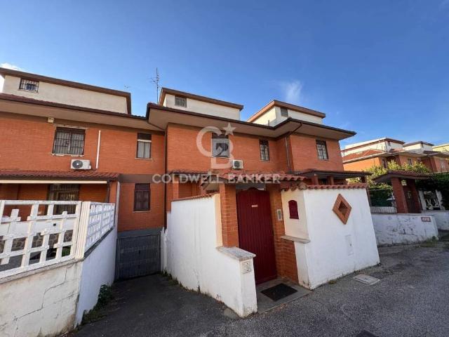 Villetta a schiera in vendita a Pomezia RM