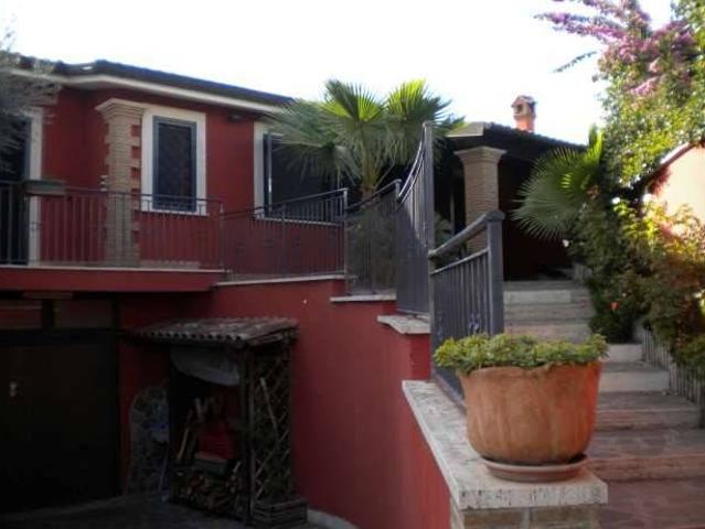 Villetta a schiera in vendita a Pomezia RM