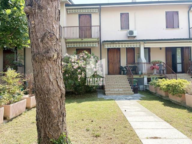 Villetta a schiera in vendita a Porto Mantovano MN
