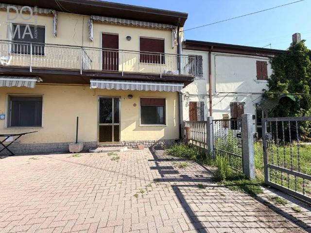Villetta a schiera in vendita a Porto Viro RO