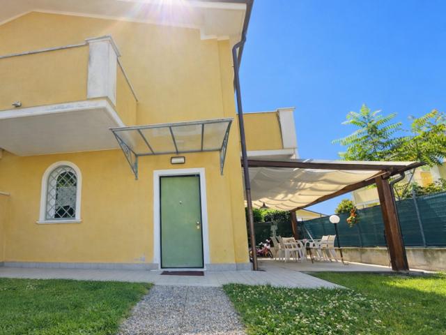 Villetta a schiera in vendita a Quercioli Massa 90 mq Rif: 1417082
