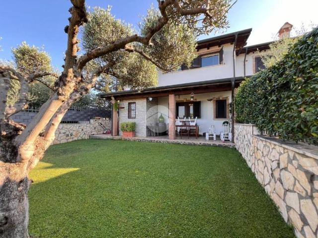 Villetta a schiera in vendita a Roma RM