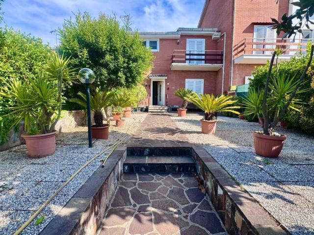 Villetta a schiera in vendita a Roma RM