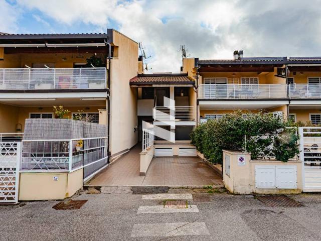 Villetta a schiera in vendita a Roma RM
