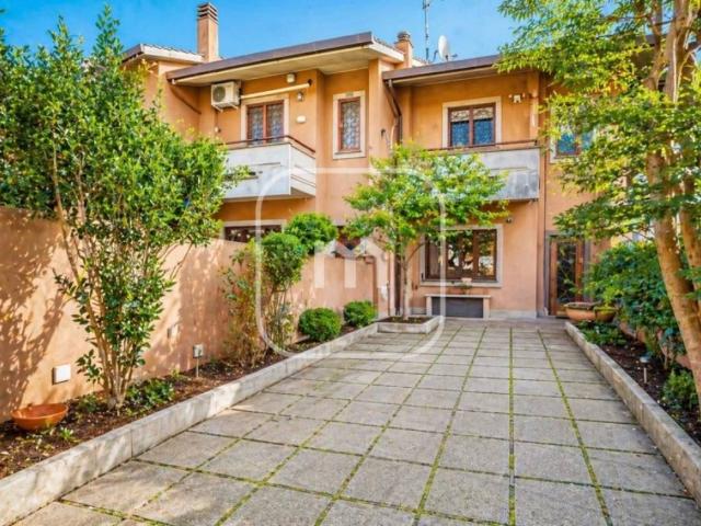 Villetta a schiera in vendita a Roma RM