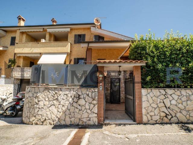 Villetta a schiera in vendita a Roma RM