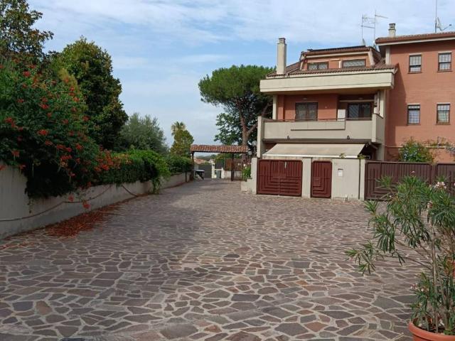 Villetta a schiera in vendita a Roma RM
