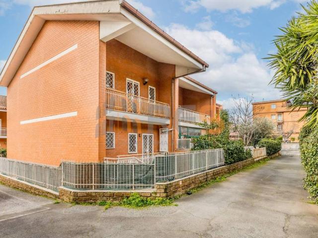 Villetta a schiera in vendita a Roma RM