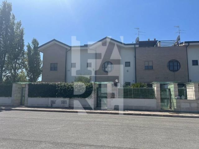Villetta a schiera in vendita a Roma RM