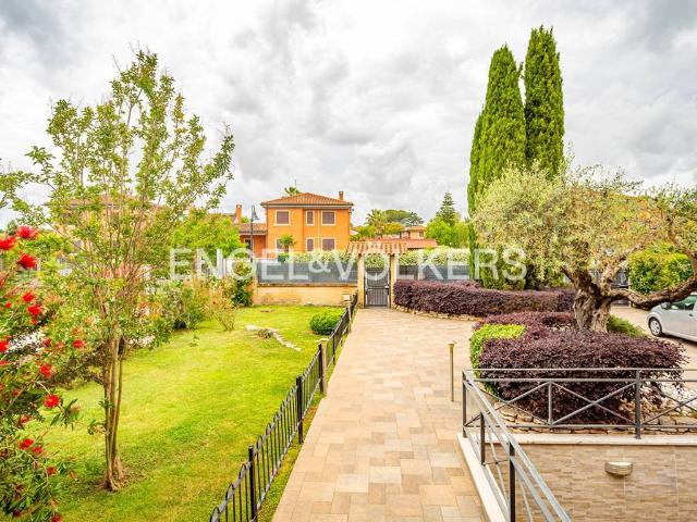 Villetta a schiera in vendita a Roma RM