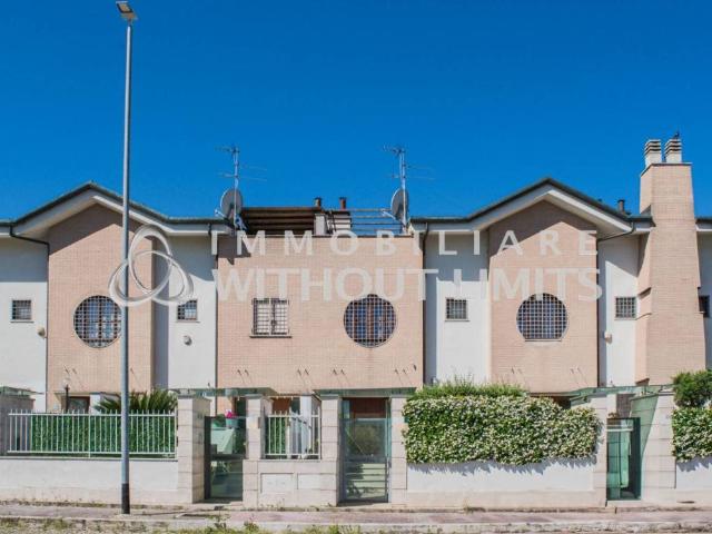 Villetta a schiera in vendita a Roma RM