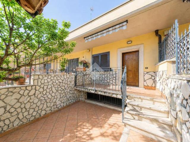 Villetta a schiera in vendita a Roma RM