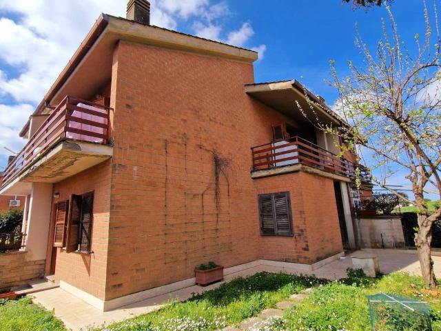 Villetta a schiera in vendita a Roma RM