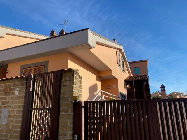 Villetta a schiera in vendita a Roma RM