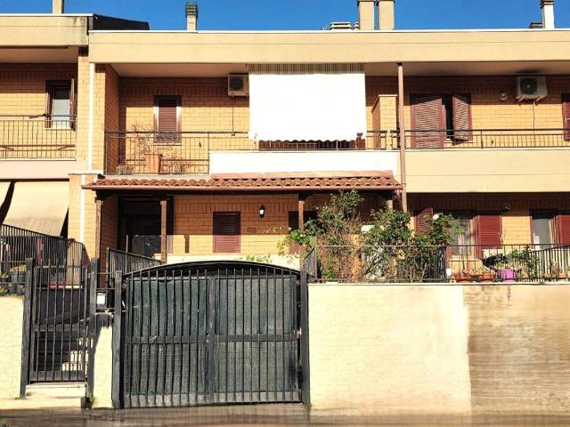 Villetta a schiera in vendita a Roma RM