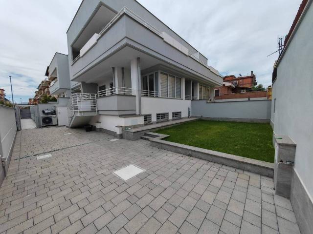 Villetta a schiera in vendita a Roma RM