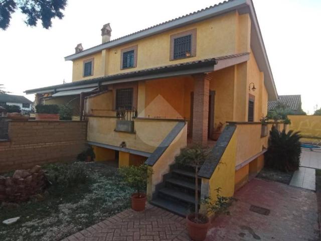 Villetta a schiera in vendita a Roma RM