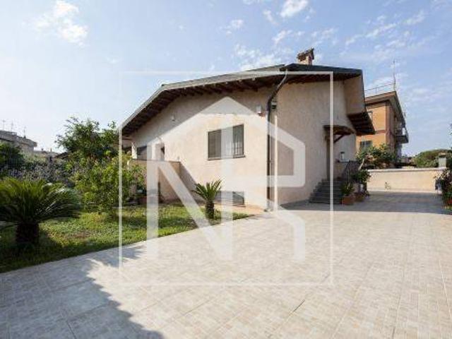 Villetta a schiera in vendita a Roma RM