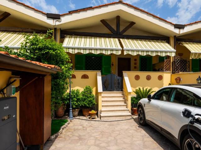 Villetta a schiera in vendita a Roma RM