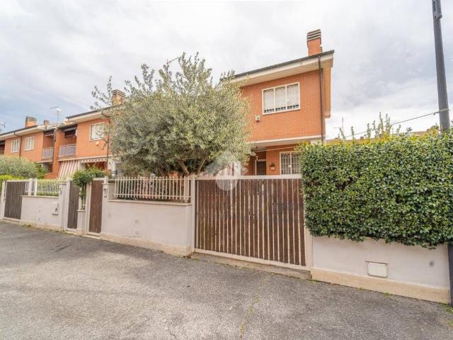 Villetta a schiera in vendita a Roma RM