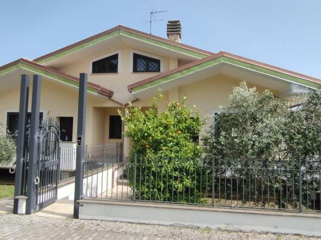 Villetta a schiera in vendita a Roma RM