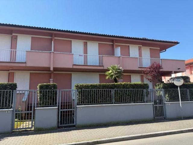 Villetta a schiera in vendita a Ronchi Massa 75 mq Rif: 1403768