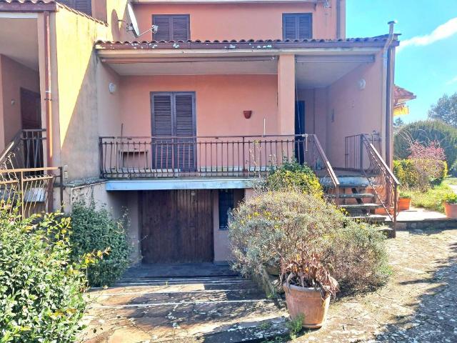 Villetta a schiera in vendita a Ronciglione VT