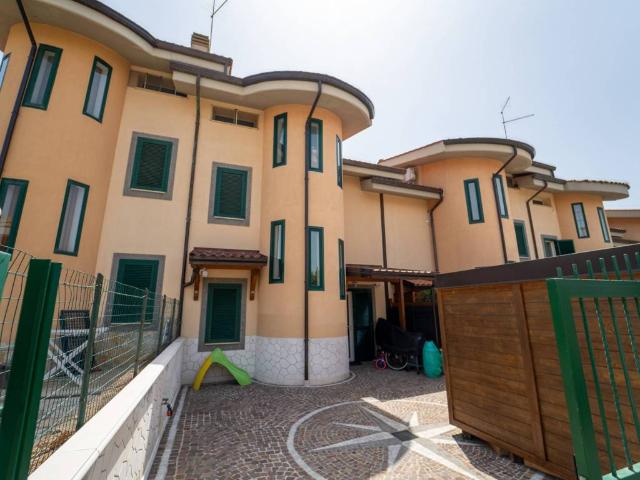 Villetta a schiera in vendita a Sabaudia LT