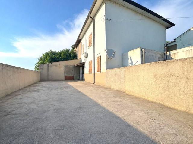 Villetta a schiera in vendita a Sanguinetto VR