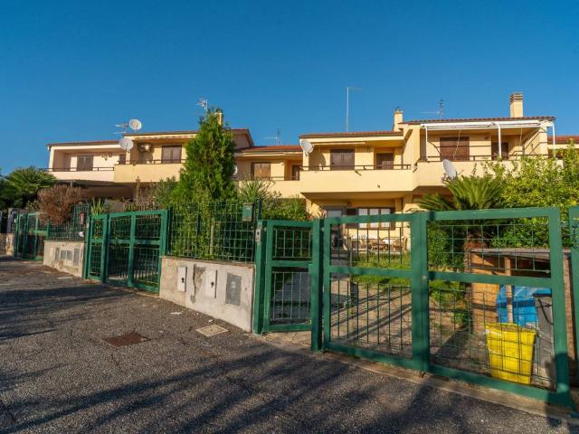 Villetta a schiera in vendita a Santa Marinella RM