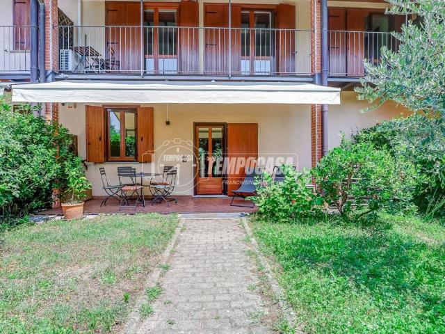 Villetta a schiera in vendita a Sesto Calende VA