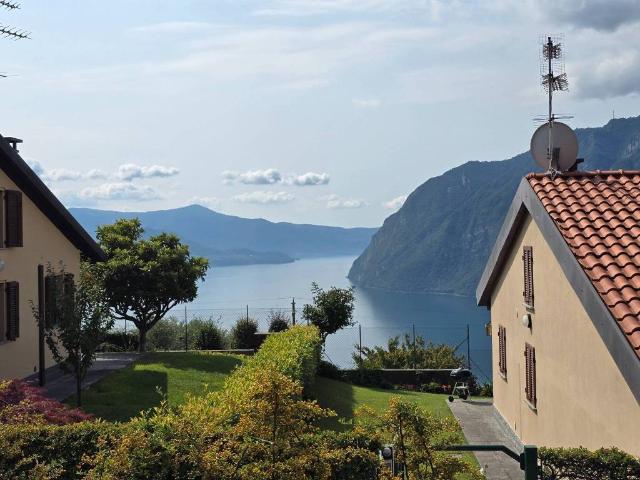 Villetta a schiera in vendita a Solto Collina BG