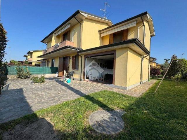 Villetta a schiera in vendita a Torlino Vimercati CR
