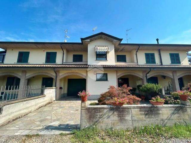 Villetta a schiera in vendita a Torre Beretti e Castellaro PV