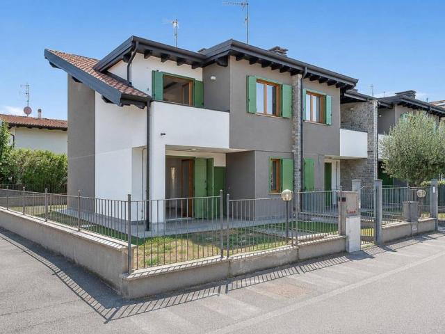 Villetta a schiera in vendita a Vanzaghello MI