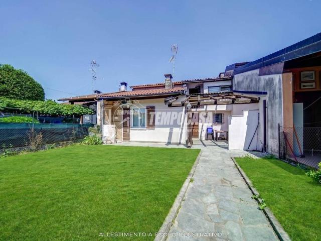 Villetta a schiera in vendita a Varallo Pombia NO