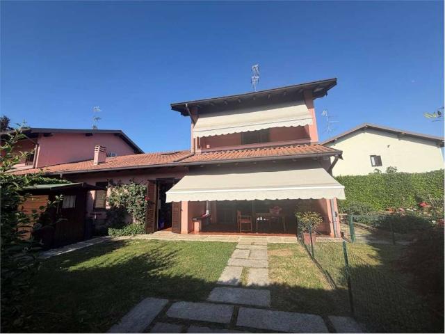 Villetta a schiera in vendita a Varallo Pombia NO