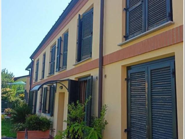 Villetta a schiera in vendita a Varano Borghi VA