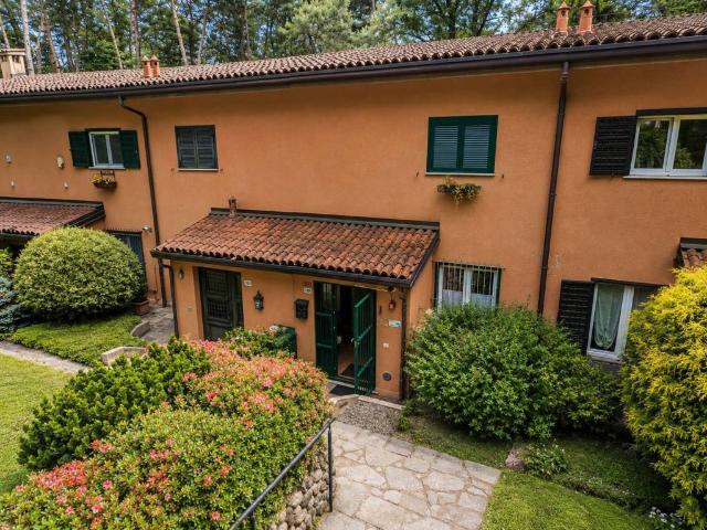 Villetta a schiera in vendita a Venegono Superiore VA