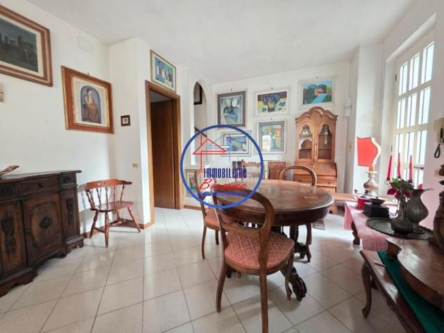 Villetta a schiera in vendita a Viareggio 200 mq Rif: 1399728