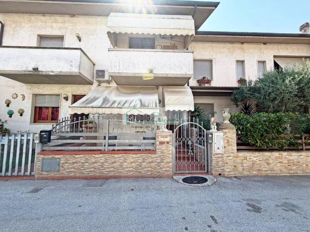Villetta a schiera in vendita a Viareggio LU