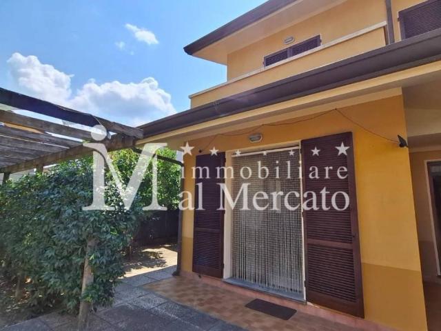 Villetta a schiera in vendita a Viareggio LU