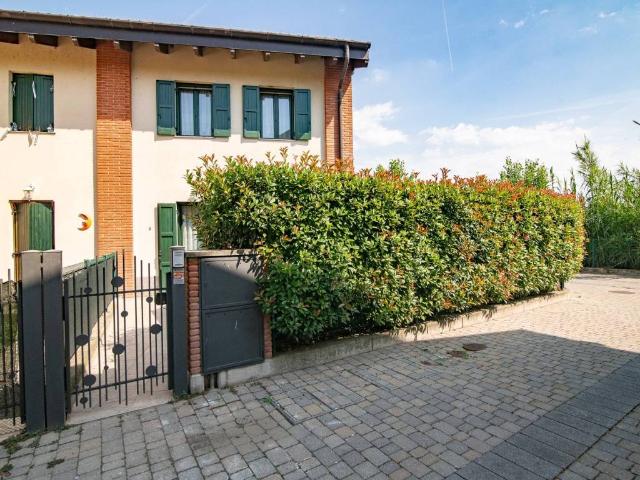 Villetta a schiera in vendita a Villanova del Sillaro LO