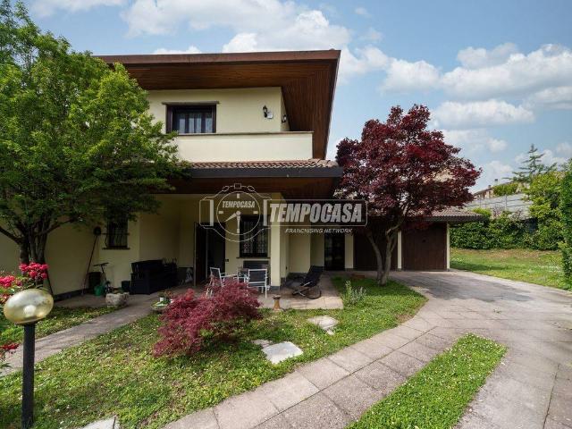 Villa in vendita a Villasanta MB